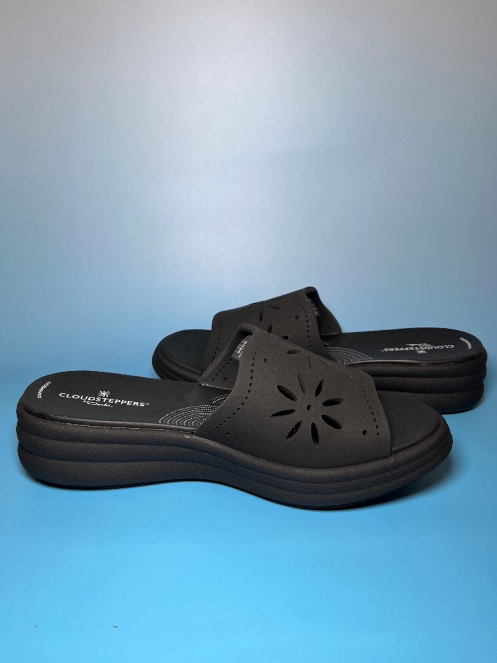 Clark’s Cloudsteppers Women’s Slides Comfort Shoes - Size 8M Women’s